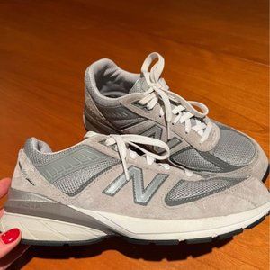 Women's New Balance 990v5 Sneakers